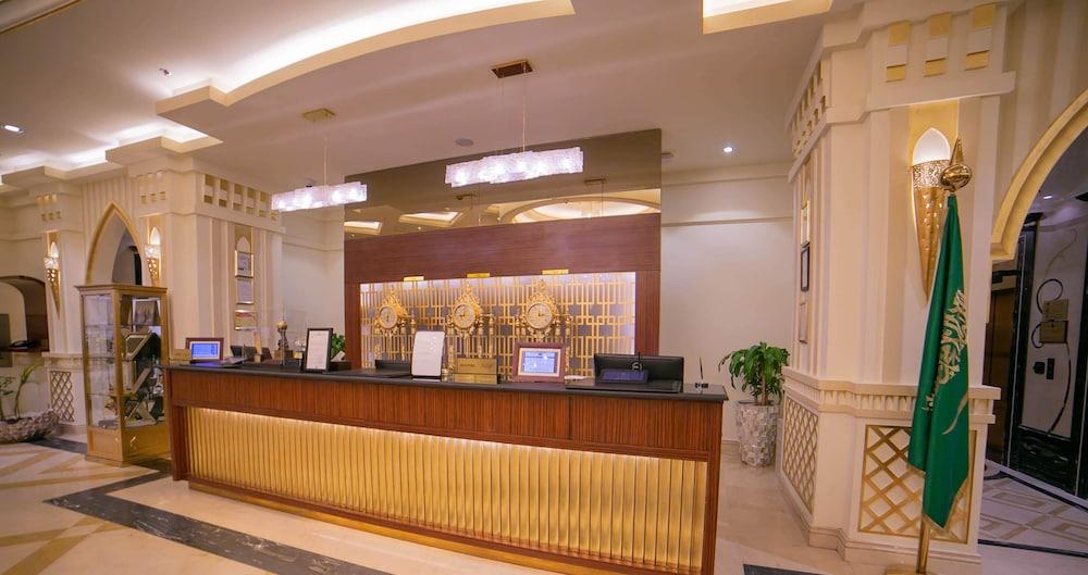 카사블랑카 그랜드 호텔 제다 외부 사진 Reception desk at a hotel