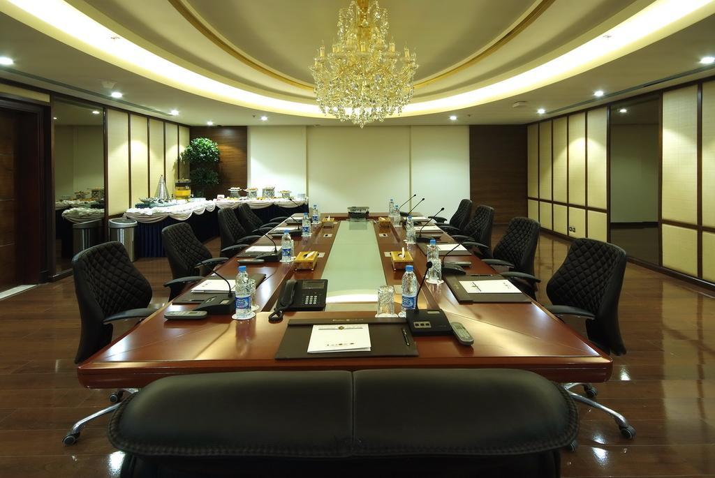 카사블랑카 그랜드 호텔 제다 외부 사진 Boardroom
